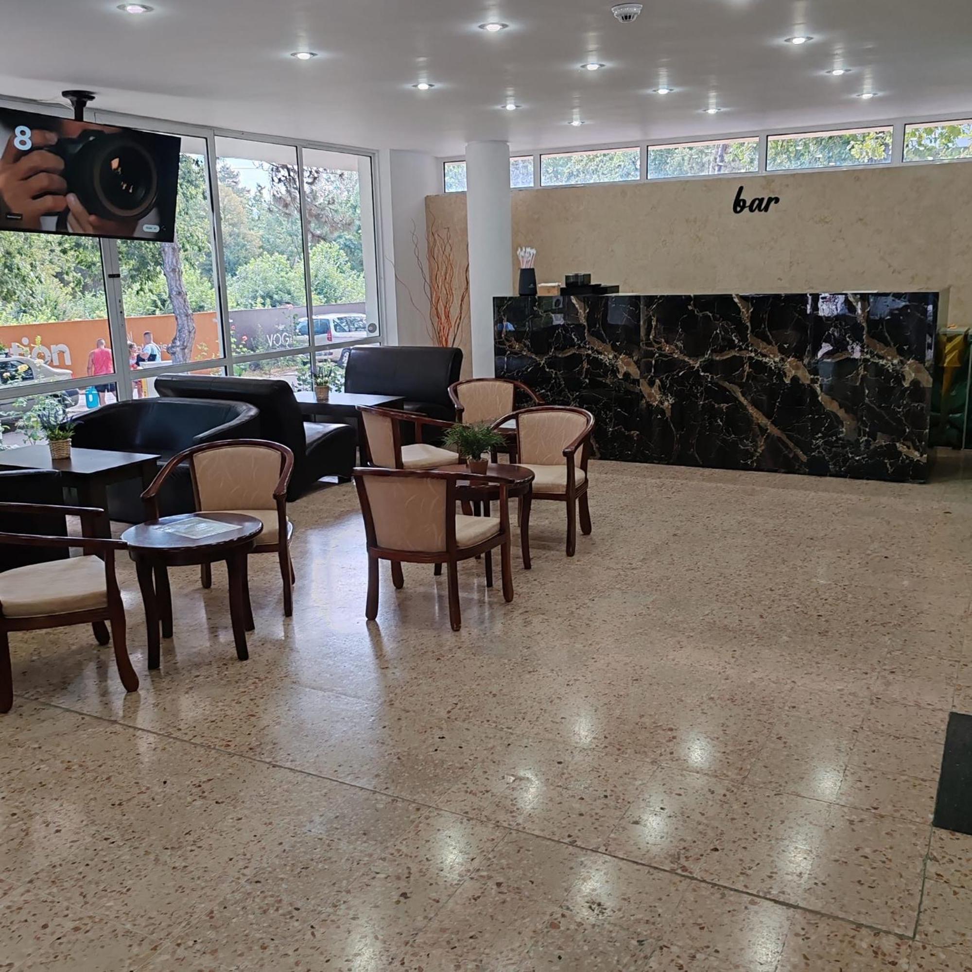 Hotel Callatis เนพทุน ภายนอก รูปภาพ
