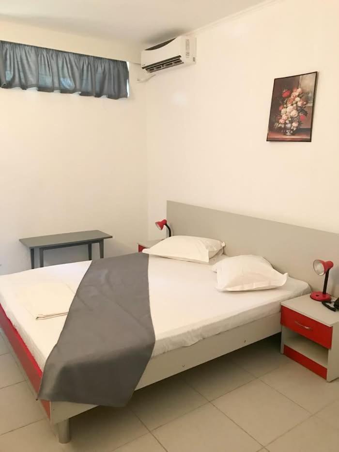 Hotel Callatis เนพทุน ภายนอก รูปภาพ